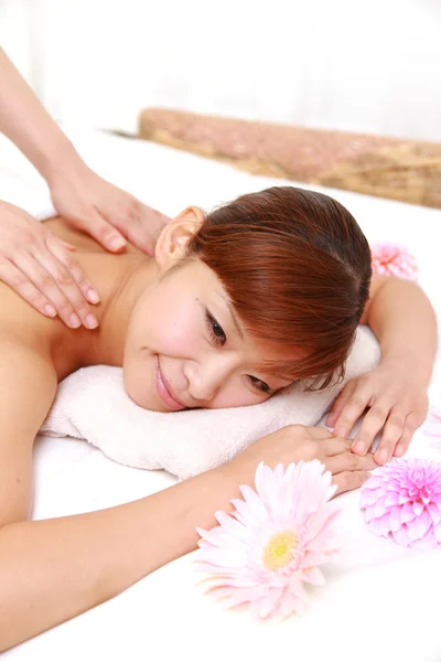 Shoulder massage　 — Stock Photo, Image